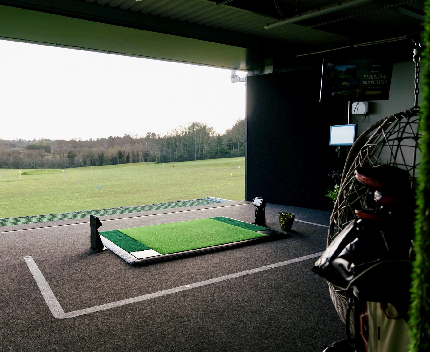 VIP Bay - Laganview Golf Centre Social Suites - Belfast, Lisburn, Northern Ireland